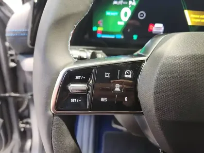 Photo 31 Renault Megane  E-Tech 220 ch autonomie confort