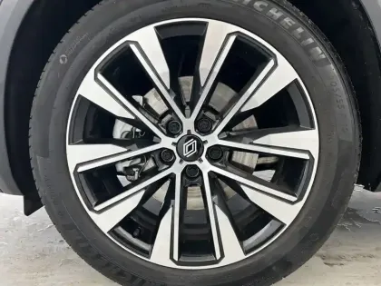 Photo 8 Renault Espace  E-Tech full hybrid 200 GSR2