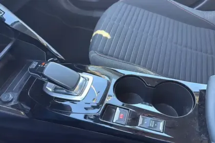 Photo 29 Peugeot 2008  Moteur électrique 136 ch