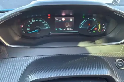 Photo 15 Peugeot 2008  Moteur électrique 136 ch