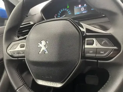 Photo 61 Peugeot 2008  Moteur électrique 136 ch