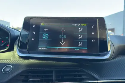 Photo 24 Peugeot 2008  Moteur électrique 136 ch