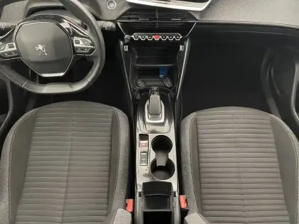 Photo 62 Peugeot 2008  Moteur électrique 136 ch