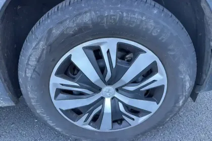 Photo 13 Peugeot 2008  Moteur électrique 136 ch