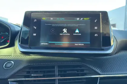 Photo 26 Peugeot 2008  Moteur électrique 136 ch