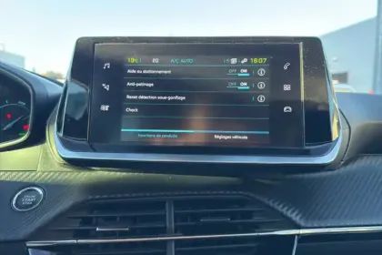 Photo 27 Peugeot 2008  Moteur électrique 136 ch