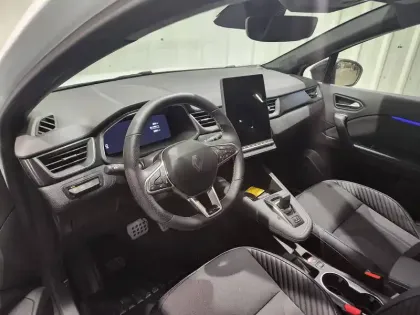 Photo 6 Renault Captur  E-Tech full hybrid 145 ch
