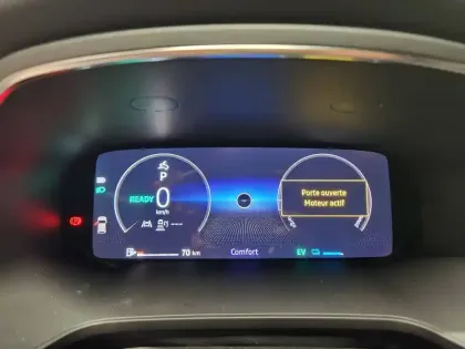 Photo 14 Renault Captur  E-Tech full hybrid 145 ch