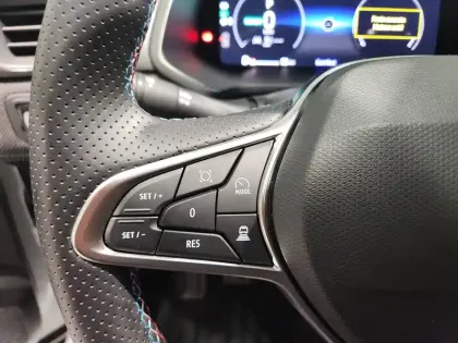 Photo 13 Renault Captur  E-Tech full hybrid 145 ch