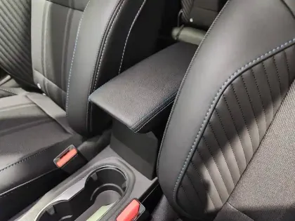 Photo 16 Renault Captur  E-Tech full hybrid 145 ch