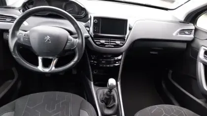 Photo 8 Peugeot 2008  BlueHDi 100ch BVM6