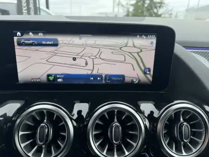 Photo 55 Mercedes GLA  200 d 8G-DCT