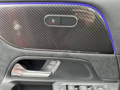 Photo 11 Mercedes GLA  200 d 8G-DCT