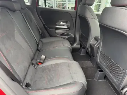 Photo 37 Mercedes GLA  200 d 8G-DCT