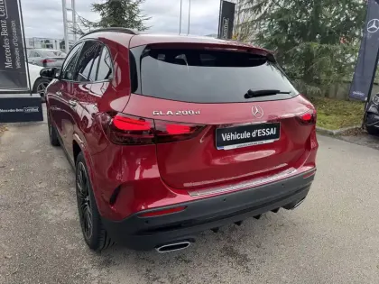 Photo 24 Mercedes GLA  200 d 8G-DCT