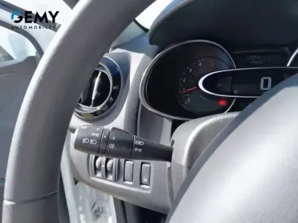 Photo 20 Renault Clio  dCi 75 Energy