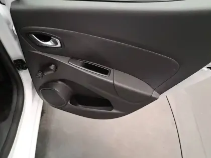 Photo 22 Renault Clio  IV dCi 75