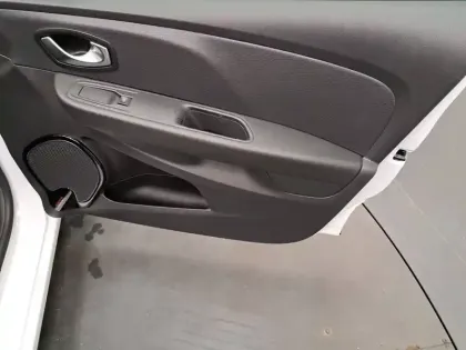 Photo 24 Renault Clio  IV dCi 75