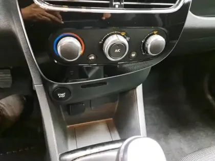 Photo 36 Renault Clio  IV dCi 75