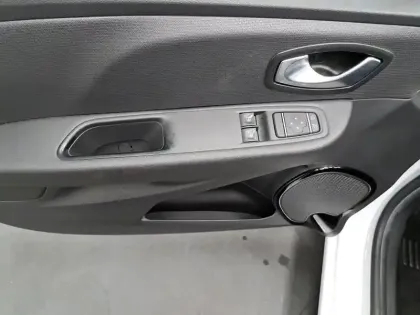 Photo 27 Renault Clio  IV dCi 75