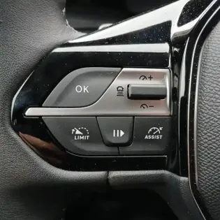 Photo 15 Peugeot 308  SW BlueHDi 130ch S&S EAT8