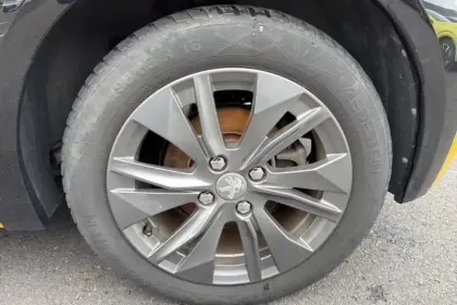 Photo 11 Peugeot 208  Electrique 50 kWh 136ch