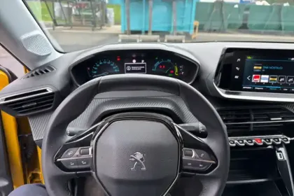 Photo 15 Peugeot 208  Electrique 50 kWh 136ch