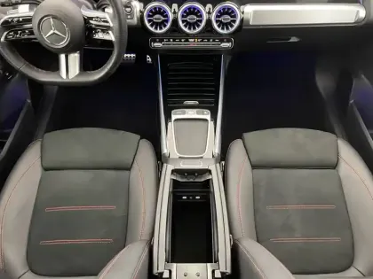 Photo 25 Mercedes GLB  200 d 8G-DCT