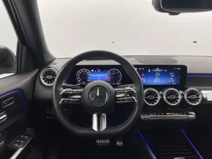 Photo 21 Mercedes GLB  200 d 8G-DCT