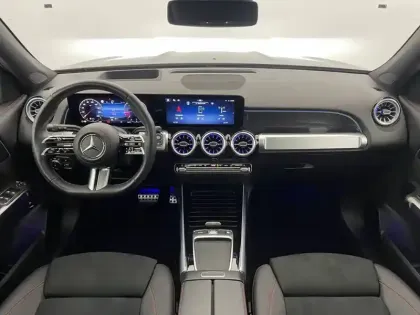 Photo 24 Mercedes GLB  200 d 8G-DCT