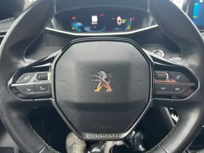 Photo 18 Peugeot 208  Electrique 50 kWh 136ch
