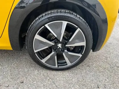 Photo 10 Peugeot 208  Electrique 50 kWh 136ch