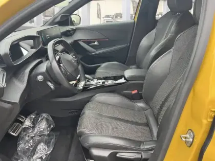 Photo 8 Peugeot 208  Electrique 50 kWh 136ch