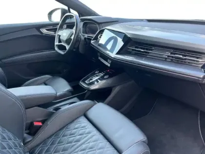 Photo 40 Audi Q4  e-tron 50 quattro 299 ch 82 kW
