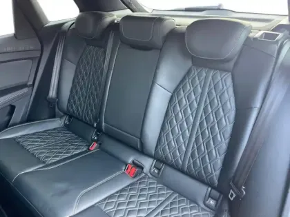 Photo 45 Audi Q4  e-tron 50 quattro 299 ch 82 kW