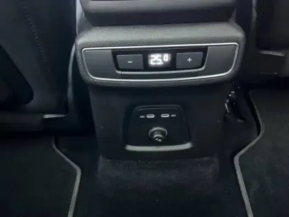 Photo 61 Audi Q4  e-tron 50 quattro 299 ch 82 kW