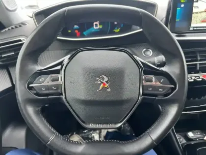 Photo 17 Peugeot 2008  Electrique 136 ch