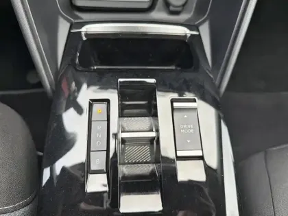 Photo 11 Citroën C4 e- 136 ch Automatique