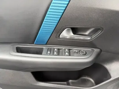 Photo 23 Citroën C4 e- 136 ch Automatique