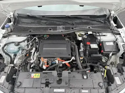 Photo 26 Citroën C4 e- 136 ch Automatique