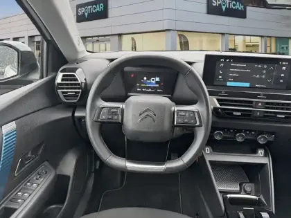 Photo 10 Citroën C4 e- 136 ch Automatique