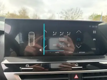 Photo 25 Citroën C4 e- 136 ch Automatique