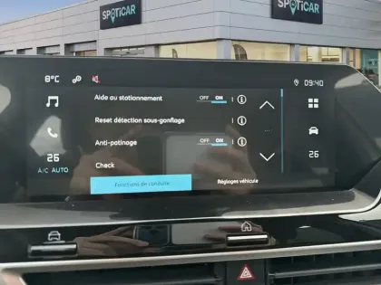 Photo 17 Citroën C4 e- 136 ch Automatique