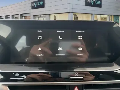 Photo 18 Citroën C4 e- 136 ch Automatique