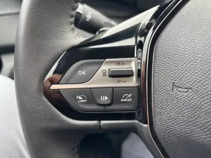 Photo 20 Peugeot 308  PureTech 130ch S&S EAT8