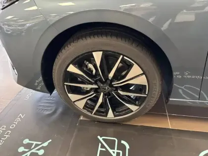 Photo 12 Peugeot 308  SW Hybrid 145 e-DCS6