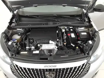 Photo 26 Peugeot 2008  PureTech 130 S&S EAT8