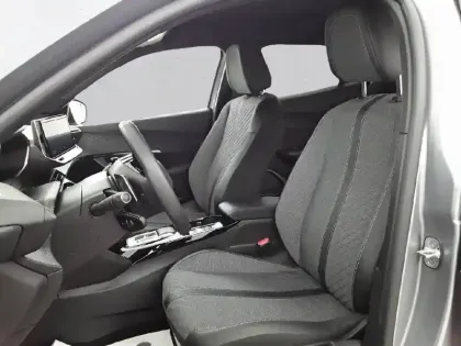 Photo 10 Peugeot 2008  PureTech 130 S&S EAT8