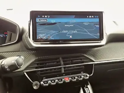 Photo 14 Peugeot 2008  PureTech 130 S&S EAT8