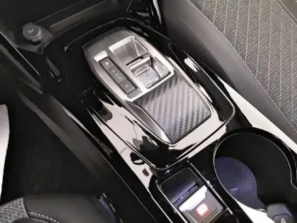 Photo 13 Peugeot 2008  PureTech 130 S&S EAT8